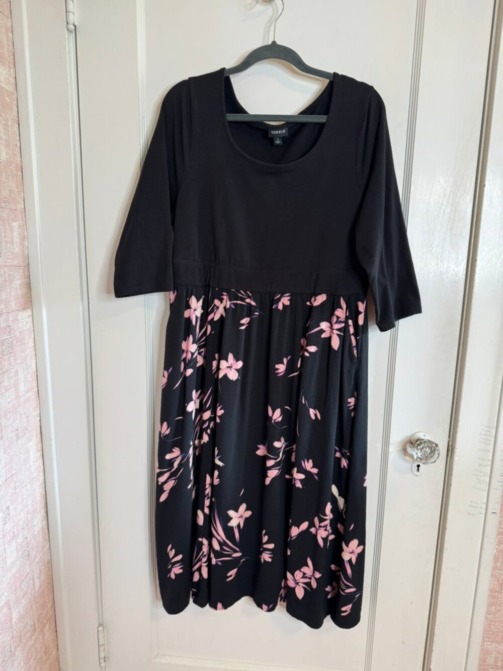 Torrid Black Jersey Floral Print Midi Dress sz 1X